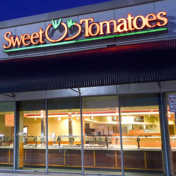 Sweet Tomatoes Restaurant Is Reopening Locations This Year Check Why