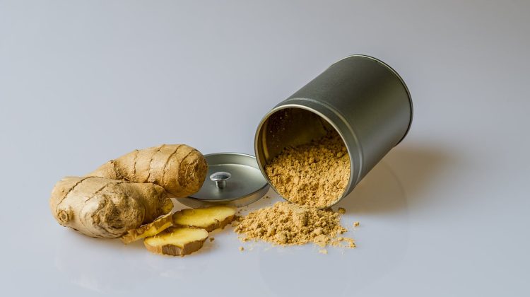 ginger powder in silver canister